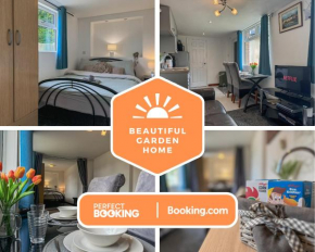 New! Cosy Garden Home, Free Parking With Smart TV & Perfect Motorway Access